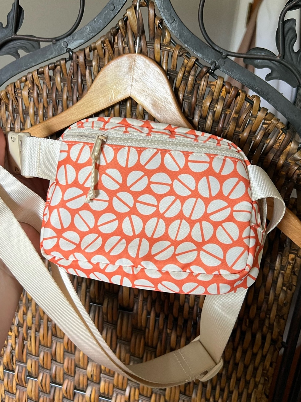 GOGO Fanny Pack Patterned Bag - Picture 5 of 5
